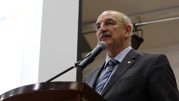 O ministro Osmar Terra e o governador Jackson Barreto também realizam a entrega de equipamentos e veículos para modernização das Unidades de Distribuição da Agricultura Familiar – UDAF, no âmbito do Programa de Aquisição de Alimentos – PAA Frutos da Terra.