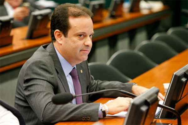 André compôs a mesa e participou da reunião da frente parlamentar. (Foto: Pedro Ladeira/Folha Press)