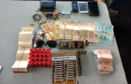 PRF prende dupla de assaltantes com dinheiro, joias, celulares e munições