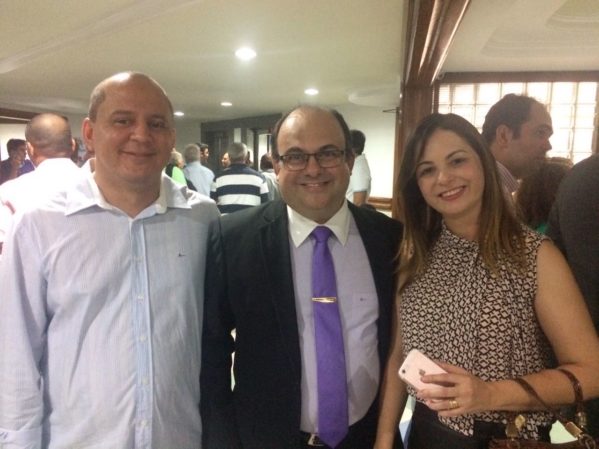 O assessor em licitações Drº Augusto Rolim, e a gerente Yanni Almeida da CAT participaram do evento. (Foto: divulgação/CAT)
