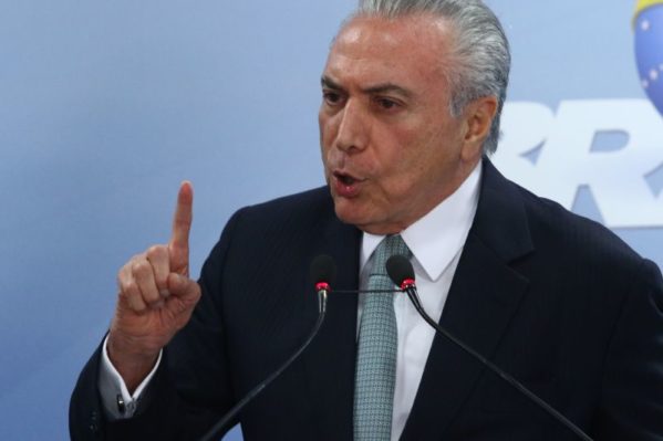 Temer vai suspender intervenção no Rio para votação da reforma da Previdência