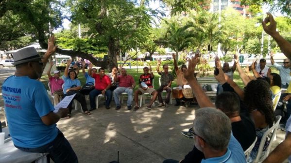 Servidores de várias categorias paralisam atividades em Aracaju