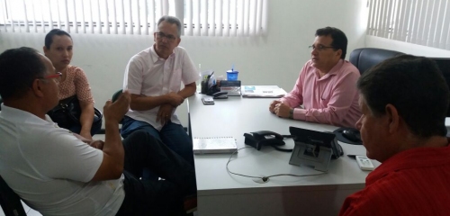  Prefeito Marcos Santana busca parcerias com a CONAB