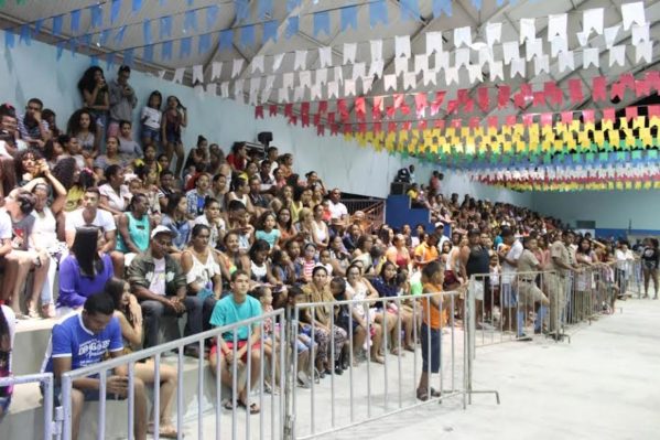 Centenas de pessoas lotaram o Clube Recreativo Rosarense, ruas e praças para celebrar os festejos juninos de Rosário do Catete, que aconteceram no período de 22 a 27 deste mês, na sede do município e no Povoado Siririzinho.