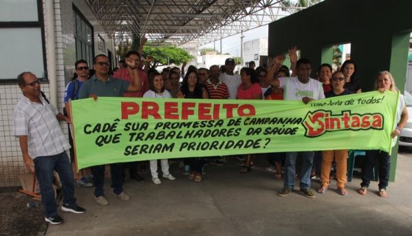 A manifestação, que contou com o apoio do Sindicato dos Trabalhadores na Área da Saúde do Estado de Sergipe (Sintasa)