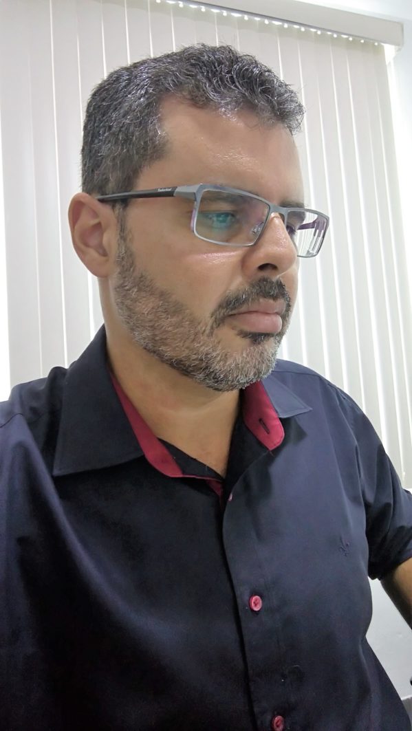  Cícero Mendes é jornalista e publicitário