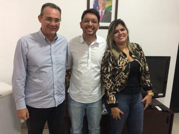 Prefeito de Santa Rosa de Lima busca recursos na secretaria de inclusão social