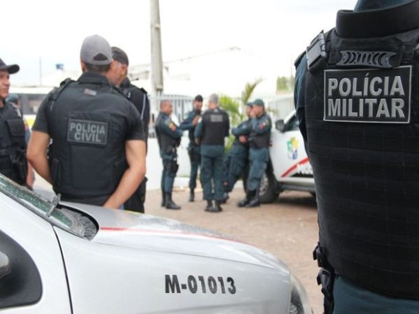 Polícia Militar flagra trio após roubar depósito de bebidas na Coroa do Meio