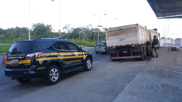 Droga era transportada em carreta com placas clonadas do Paraná