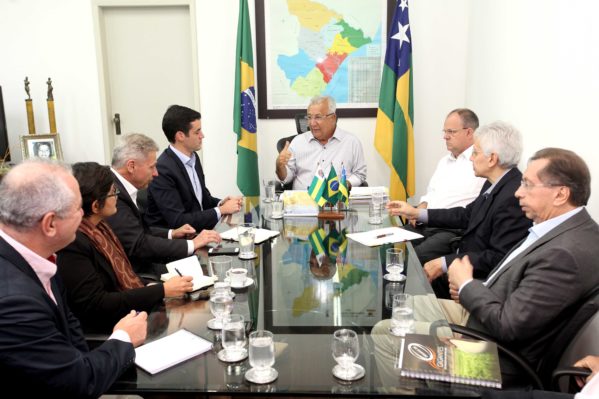 O anúncio foi feito na tarde desta quinta-feira, 03, durante reunião entre o governador Jackson Barreto e o presidente da Central Elétrica de Sergipe (CELSE), Eduardo Maranhão