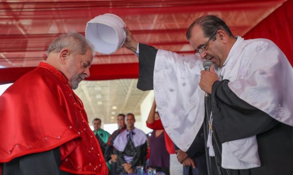 Em Lagarto, Lula recebe título de doutor Honoris Causa pela UFS