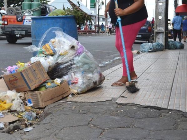 Emsurb diz que tomará providências mais incisivas para a regularização da coleta de lixo