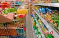 Temer assina decreto para supermercados abrirem aos domingos e feriados