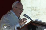 Papa pede, em mensagem de Natal, paz aos que sofrem com conflitos