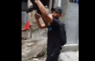 No Rio, grupo ostenta armas, brincam e registram em vídeo; assista