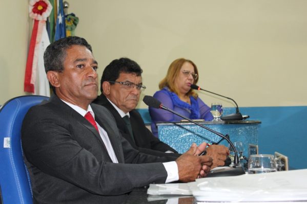 Secretária de Saúde apresenta avanços da área na Câmara de Vereadores de São Cristóvão