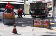 Prefeitura inicia mutirão de limpeza e tapa buraco no bairro Jabotiana