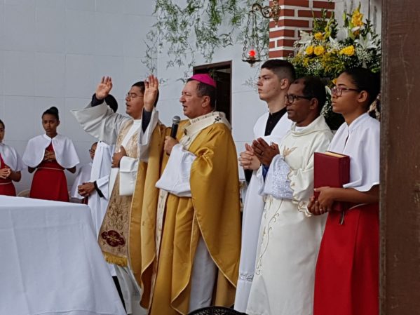 O evento teve início com a missa solene às 10h na igreja de Nossa Senhora de Loreto