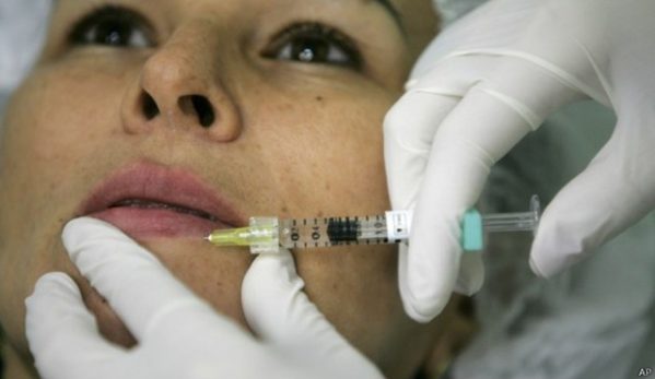 Normalmente, o botox é usado em intervenções estéticas na pele (Foto: AP/BBC)