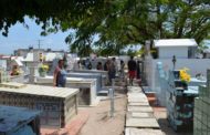 Corpos de bebês que foram enterrados como gêmeos são exumados em Aracaju