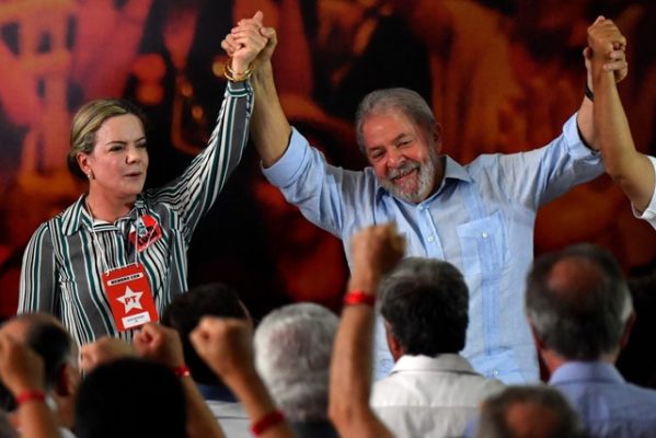 Um dia depois da condenação, PT lança pré-candidatura de Lula à Presidência