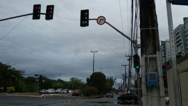 SMTT faz manutenção em semáforos para prevenir panes em dias chuvosos