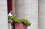 Em mensagem pela Páscoa, Papa condena 