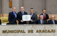 Presidente do TJSE recebe título de Cidadão Aracajuano