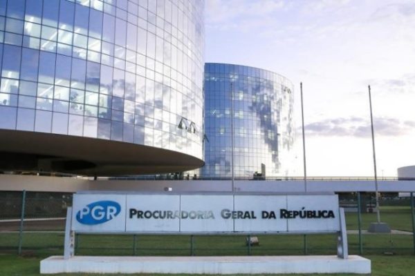 MPF aprova reajuste de 16,38% em salário de procuradores da República