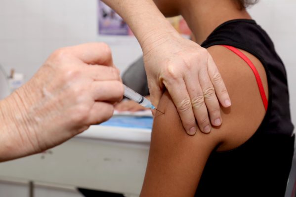 Saúde de Aracaju alerta para importância da vacinação contra HPV