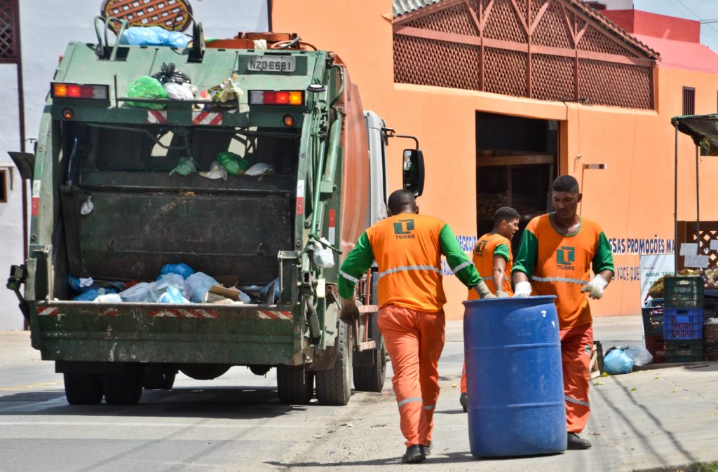 Empresa Torre Retoma Coleta De Lixo Domiciliar Em Aracaju 