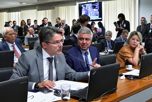 CCJ do Senado ‘enterra’ CPI Lava Toga proposta por Alessandro Vieira