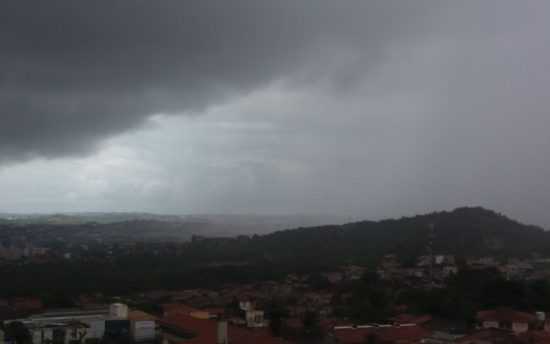 Alerta de chuvas é emitido pelo Inmet para 49 municípios de Sergipe