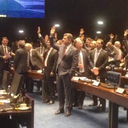 Senador Rogério Carvalho articula retirada das regras de trabalho aos domingos