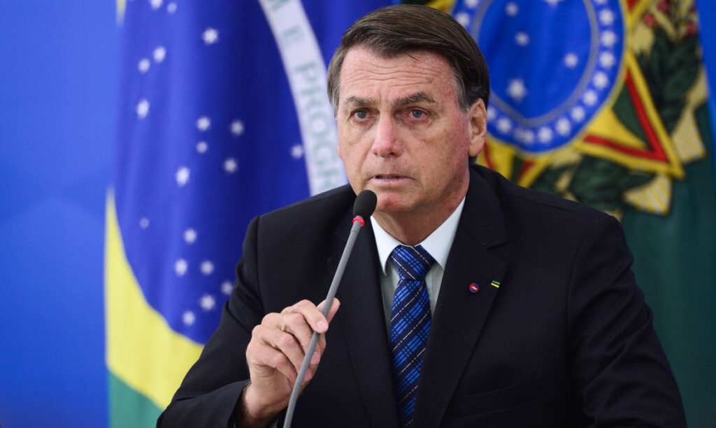 Bolsonaro é internado com suspeita de nova obstrução intestinal