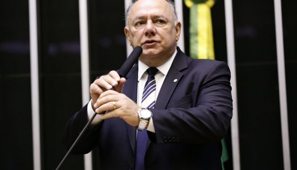Prefeito de Aracaju anuncia auxílio emergencial municipal e suspensão de impostos e alvarás