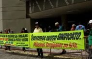 Músicos de várias cidades de Sergipe realizam ato na porta do palácio do governo