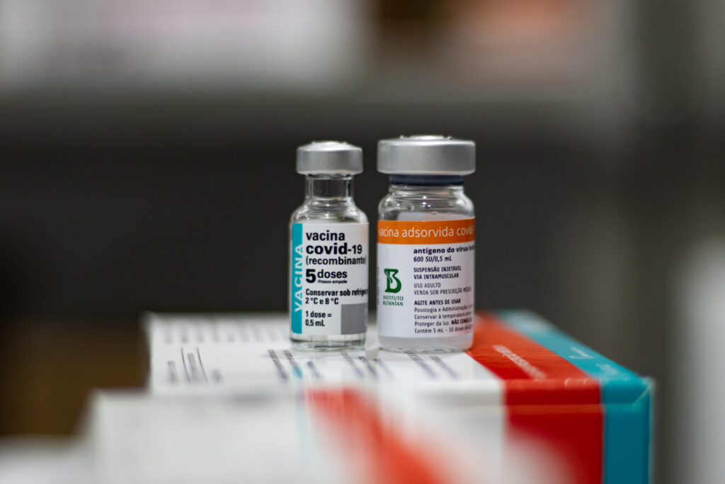 Sergipe recebe mais de 55 mil novas doses de vacina contra a Covid-19 e amplia faixa etária