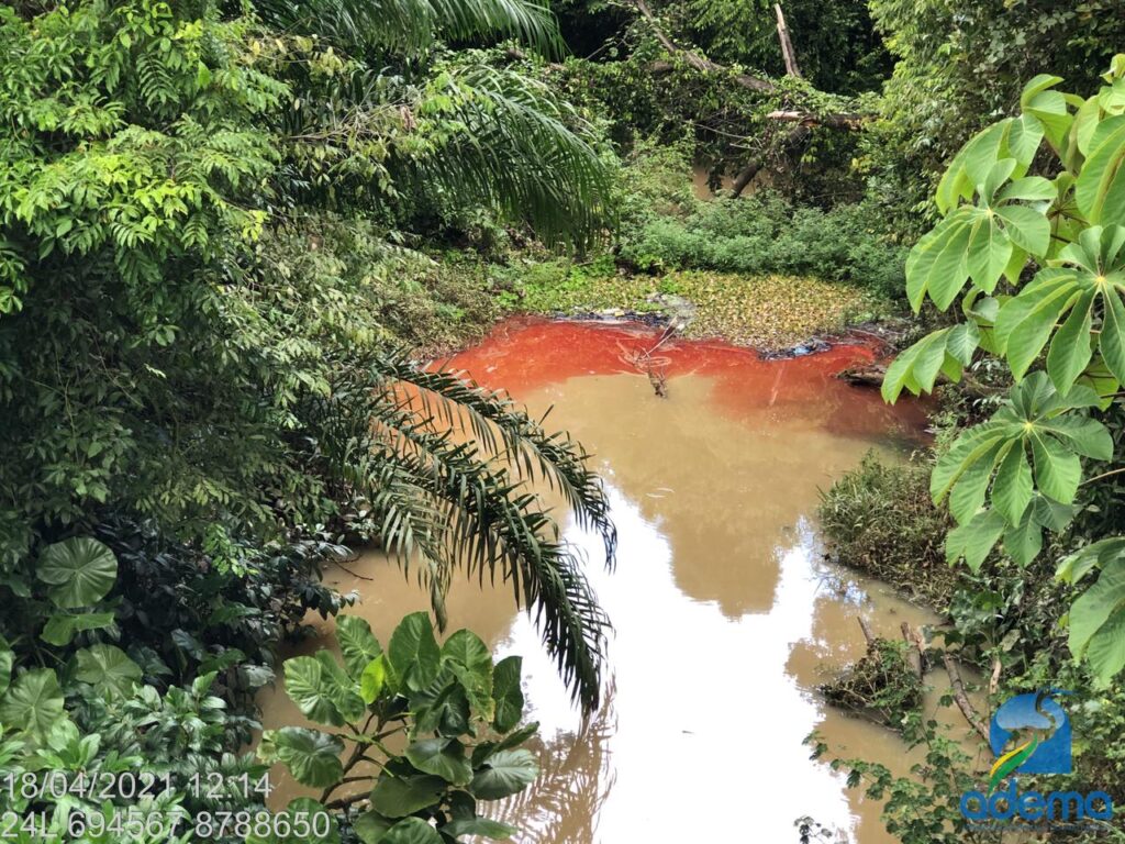 Após acidente, óleo atinge Rio Pitanga em São Cristóvão