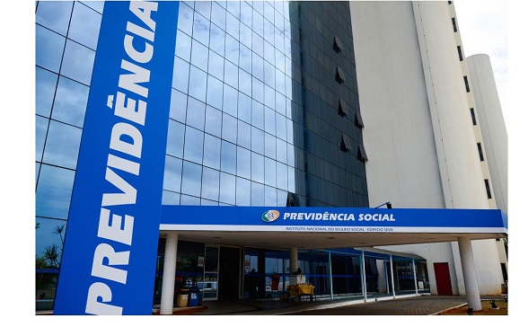 Enfermeiro suspeito de estuprar crianças e adolescente em Sergipe é preso quando viajava para casar em Fortaleza
