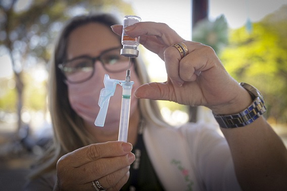 Pessoas com 28 anos podem se vacinar contra a Covid-19 a partir deste sábado em Aracaju