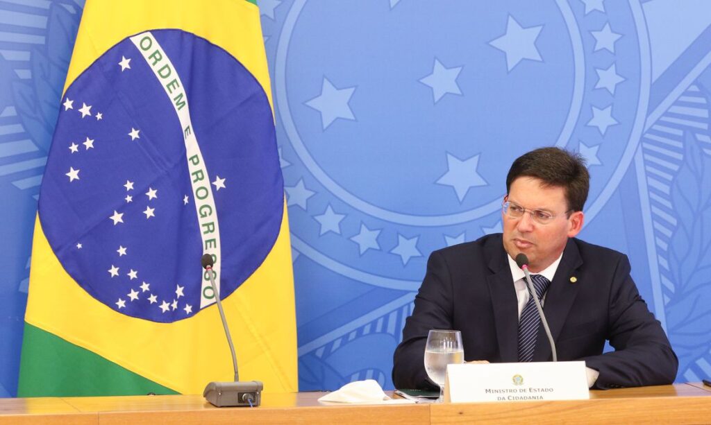 TSE apresenta ao Supremo notícia-crime contra Bolsonaro por vazamento de inquérito sigiloso