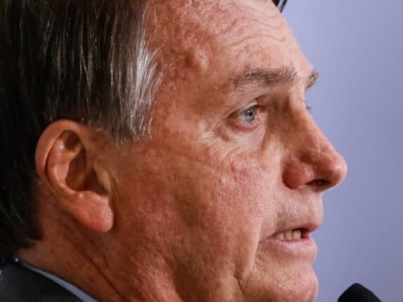 Bolsonaro testa negativo para covid-19 após ter retornado dos Estados Unidos