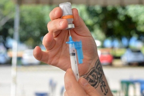 Ministério da Saúde volta atrás e passa a não recomendar vacinação de adolescentes sem comorbidades
