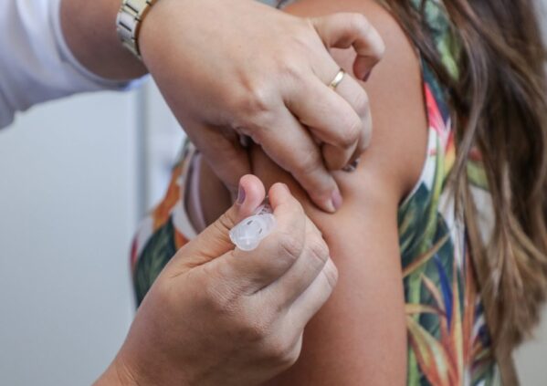 Secretaria de Saúde de Sergipe distribui mais de 91 mil vacinas contra a Covid-19