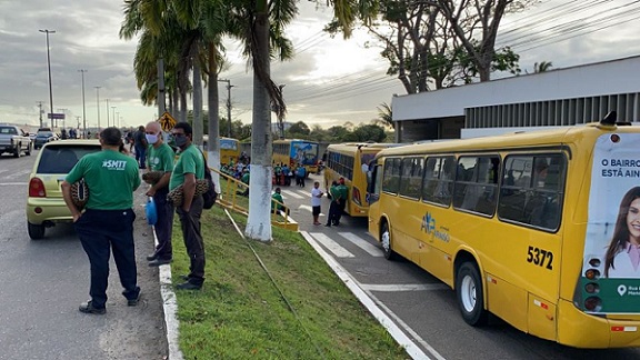 Cerca de 500 rodoviários do transporte público da Grande Aracaju paralisam atividades