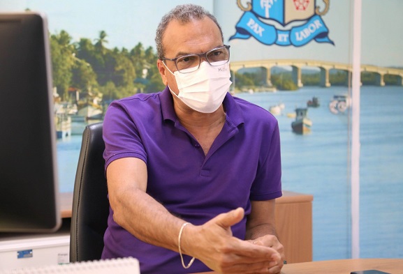 Escritor e publicitário Carlos Cauê lança livro com reflexões acerca da pandemia em Aracaju