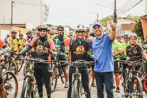 Cerca de 200 ciclistas participaram do Encontrão Equipe 100 Freio de Itaporanga D'Ajuda