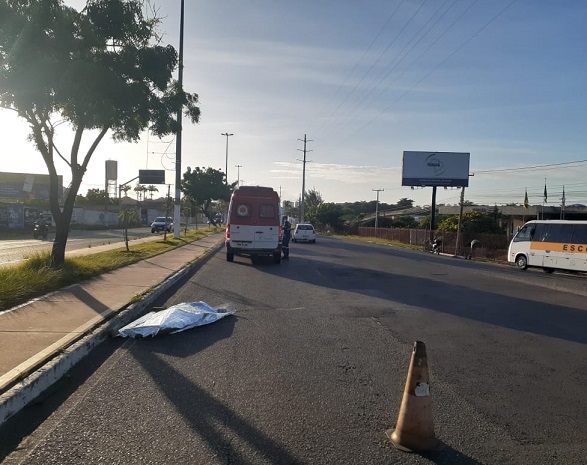 Pedestre morre atropelado em trecho sem sinalização da Rodovia Tancredo Neves, em Aracaju