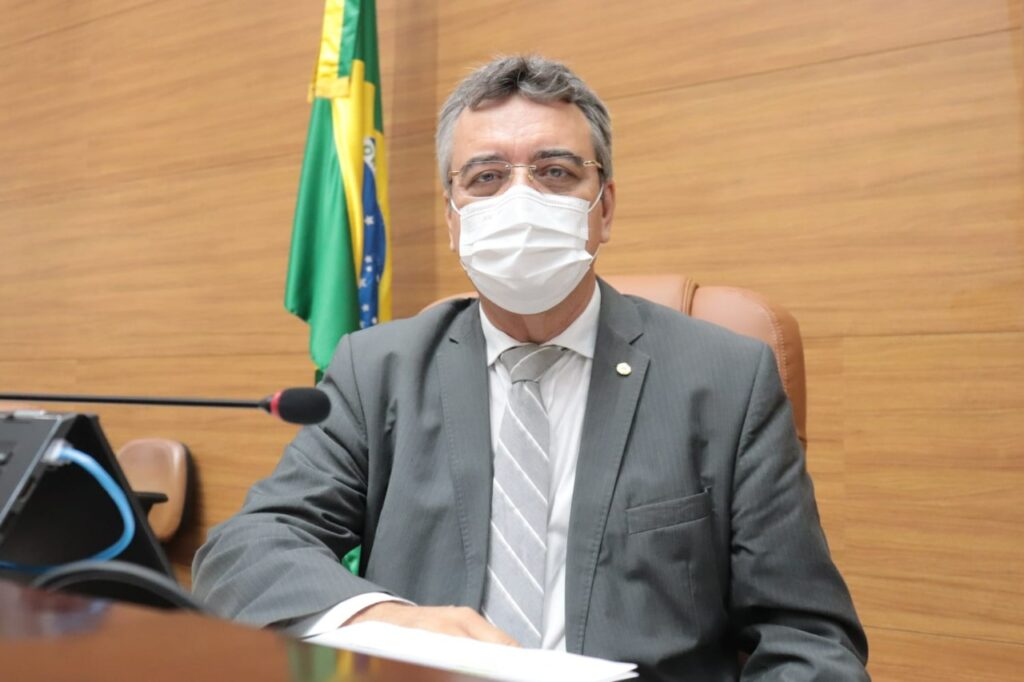 Luciano Pimentel solicita implantação de rede de abastecimento de água em Itaporanga e Porto da Folha